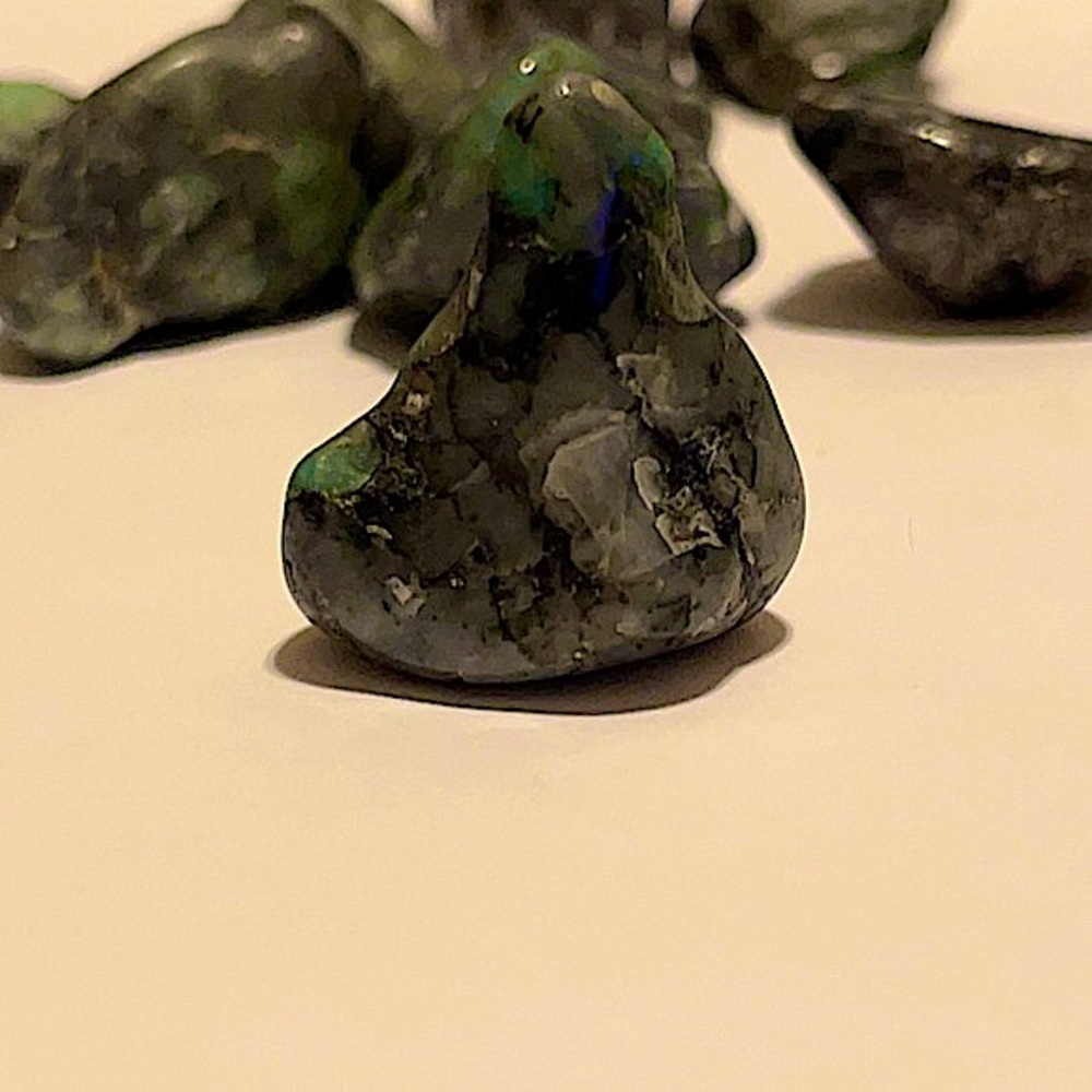 Brazilian Emerald, Mica, Indigenous Stone💚 Tumbled & Super Polished - Picture 15 of 16